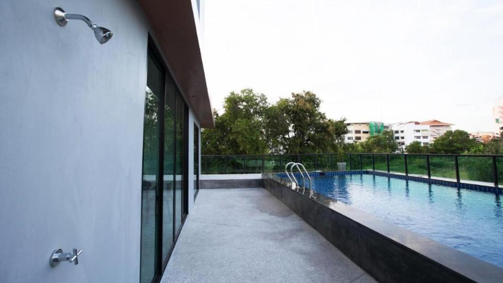 B2 South Pattaya Premier Hotel Exteriör bild