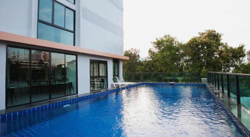 B2 South Pattaya Premier Hotel Exteriör bild
