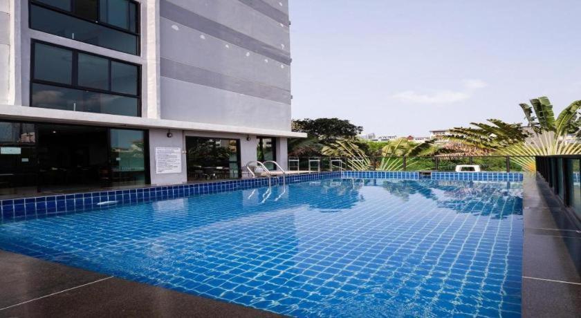 B2 South Pattaya Premier Hotel Exteriör bild